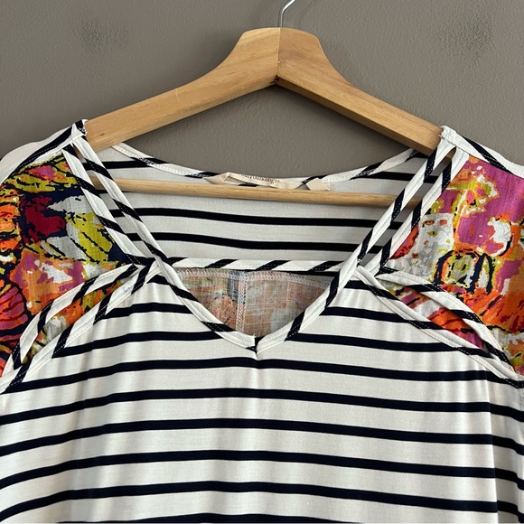 Soft Surroundings Striped Floral Blouse Classic Nautical Coastal Large *Hole - Picture 3 of 14